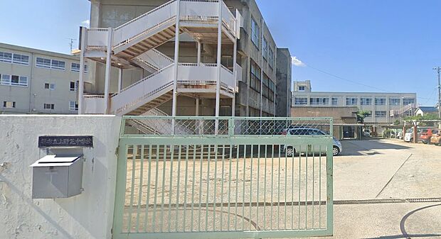 堺市立上野芝中学校(約1,100m)