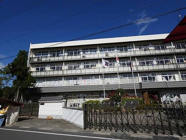 亀岡市立亀岡中学校(約1,200m)