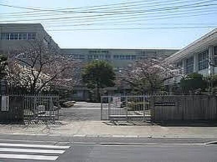宇治市立南宇治中学校 970ｍ(徒歩13分)