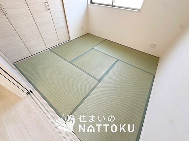 【現地写真(和室)】大壁仕様の新和室。くつろぎの空間です。