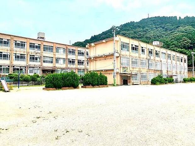京都市立北醍醐小学校（約480m）