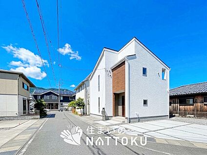 現地写真（前道含む外観）