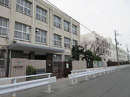 大阪市立瓜破小学校 130ｍ(徒歩2分)