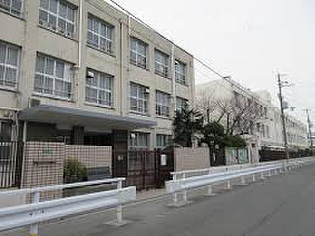 大阪市立瓜破小学校（約130m）