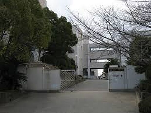 大阪狭山市立南中学校(約450m)