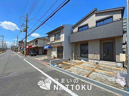 現地写真（前道含む外観）
