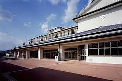 東近江市立五個荘小学校 950ｍ(徒歩12分)