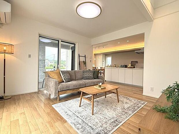 【【モデルハウス　LDK】】リビングからキッチンまで見通しが良い、コミュニケーションが図りやすいプランです。
※販売済みモデルハウス