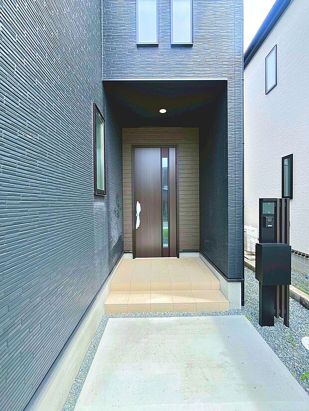 【1号棟】落ち着いた佇まいが心地よい暮らしを叶えます(撮影日:2026.5.28)