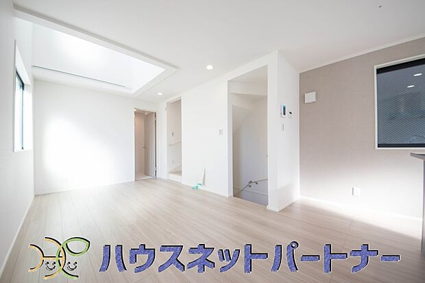 うららかな陽射しがどのお部屋にも降り注ぎますように、快適さを追求した間取設計。得難い立地環境での生活を恵みの豊かな永住の地へと変えてくれます。