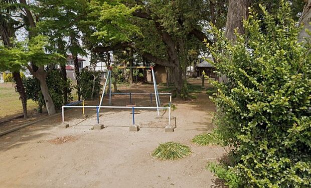関白神社こども広場（約800m・徒歩10分）