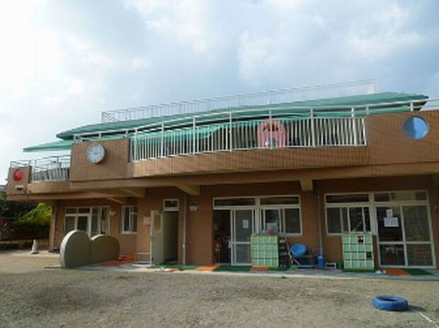 上末吉白百合保育園 (約120m)