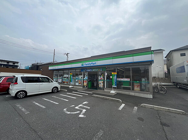 ファミリーマート川越小仙波町二丁目店（約730m）