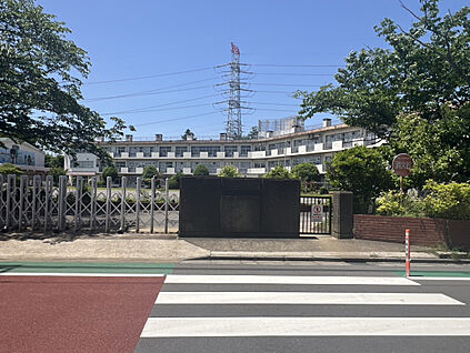四街道市立山梨小学校 427m