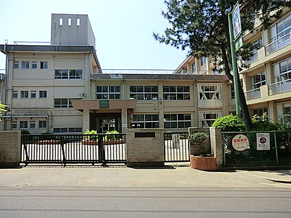 千葉市立大宮中学校 979m
