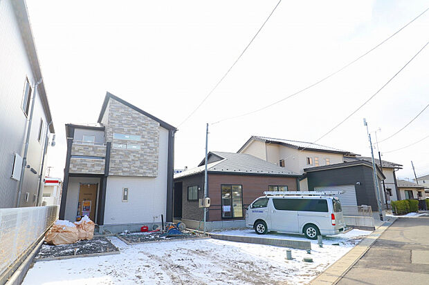 【外観写真】 福島西バイパスへのアクセス良好♪コンビニまで徒歩1~2分♪周辺施設のそろった便利な立地♪