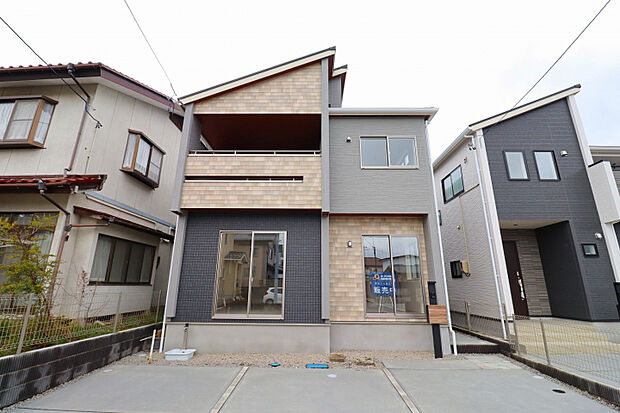 【2号棟外観】 福島交通飯坂線「岩代清水」駅まで徒歩13分