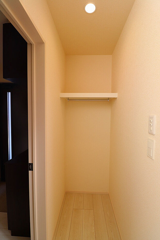 【【4号棟クローク】】リビングがいつでもすっきり♪片付けが楽になる習慣収納！