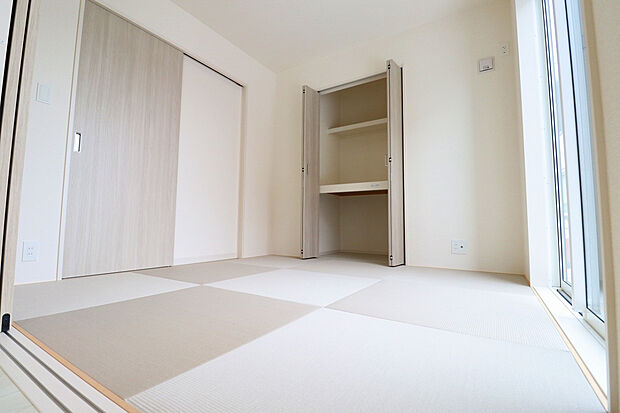 【【和室】】お手入れも簡単でオシャレな縁なし畳を採用しております♪