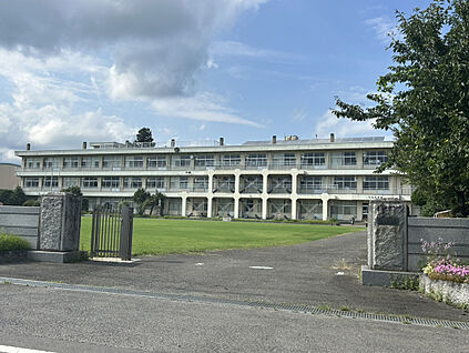 大玉村立大山小学校 1710m