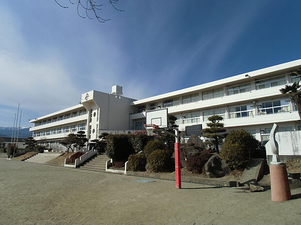 竜王北小学校(約770m)