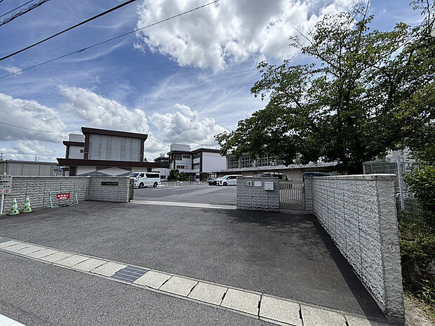 二村台小学校（約428m）