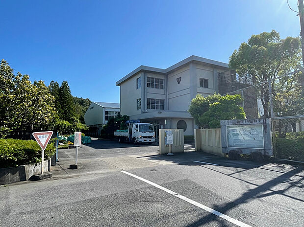 益富中学校（約675m）