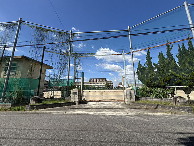 岩倉中学校（約1,604m）