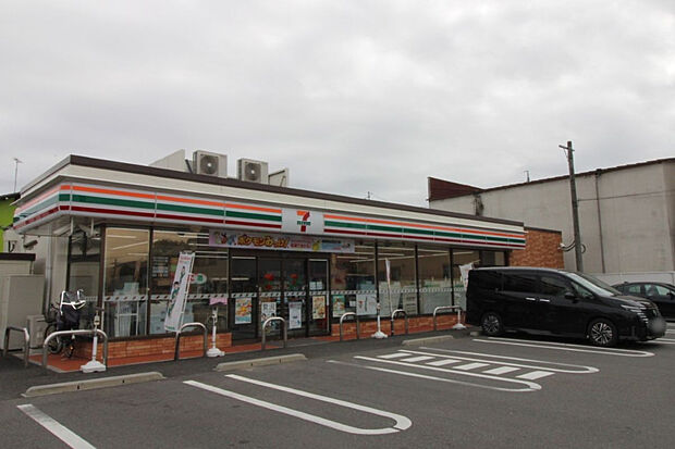 セブンイレブン一宮向山町1丁目店（約240m）