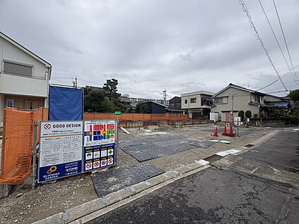 前面道路（南から北）
