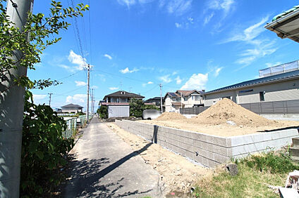 8月24日撮影　西側道路（南→北）