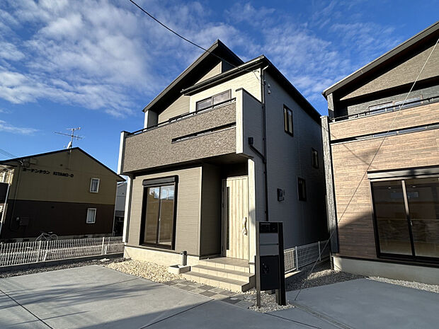 【（1）号棟外観写真】2025.11.22撮影　