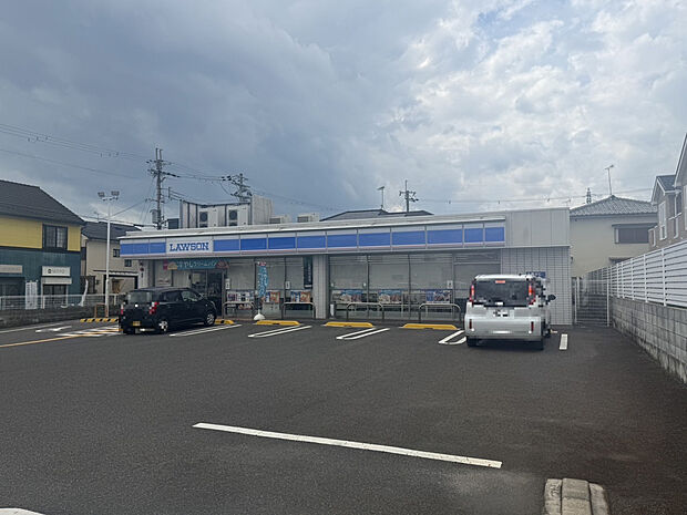 ローソン栗東市綣五丁目店(約550m)