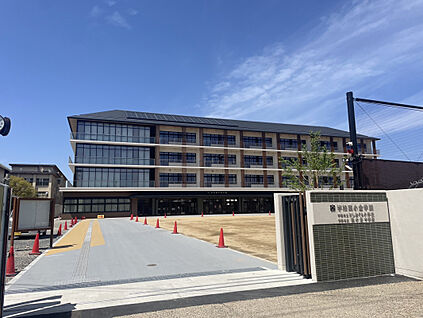 宇治西小倉学園（小・中一貫校） 1900m