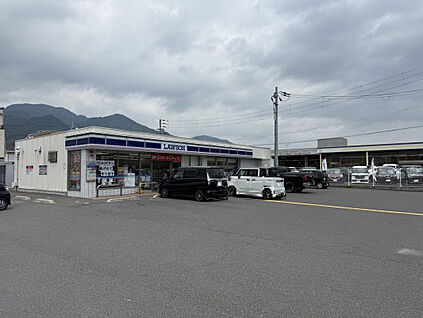 ローソン大津際川三丁目店 160m