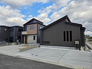 ブルーミングガーデン 葛城市林堂2棟 外観