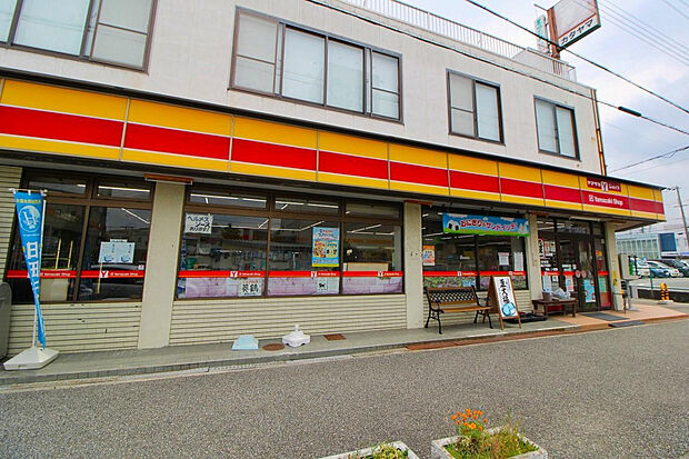 ヤマザキYショップカタヤマ(約150m)