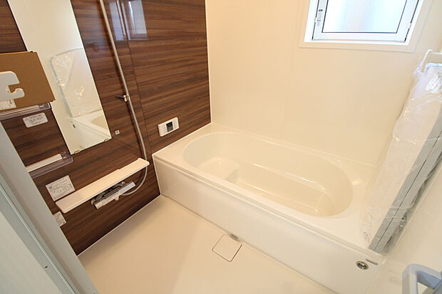 【浴室】浴室は、換気、乾燥、暖房、涼風と天候や季節に合わせて設定可能なので常に快適にお過ごしいただけます！