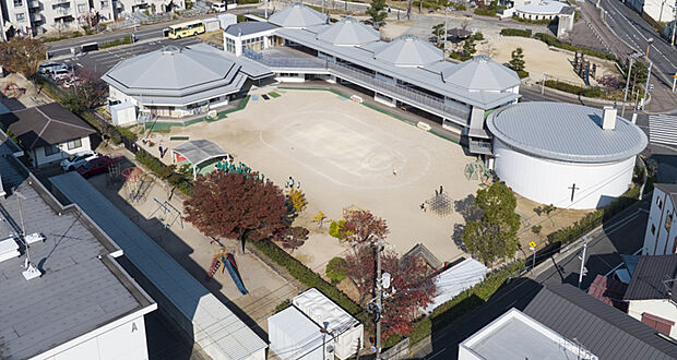 栄光こども園(約340m)