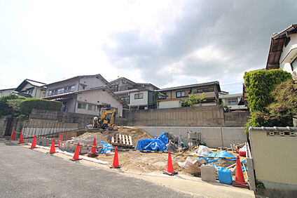前面道路っから見た宅地