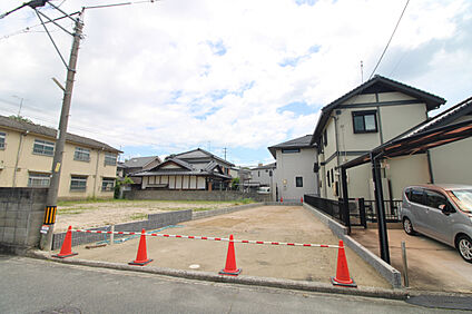 前面道路から見た宅地