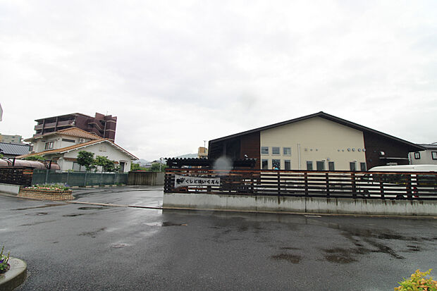 串戸幼稚園（約400m）