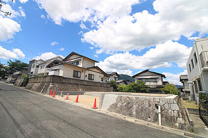 前面道路から見た宅地