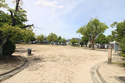 はすが丘南第一公園 100m