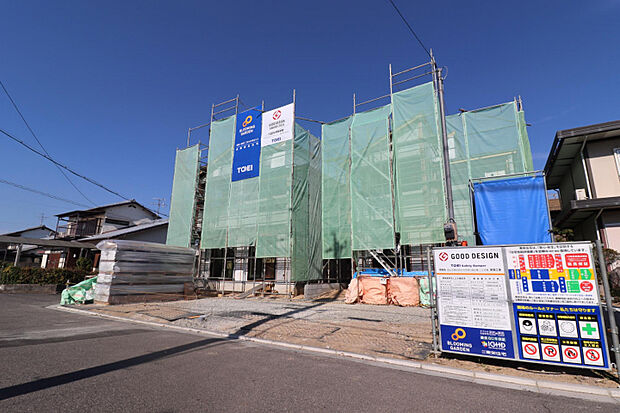 上棟写真　左:（1）号棟/右:（2）号棟