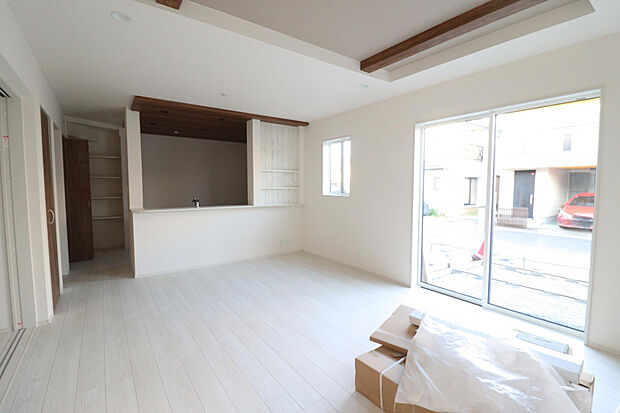 【(3)号棟:LDK】-17帖のLDK-家具やインテリアの配置に夢が膨らみます☆