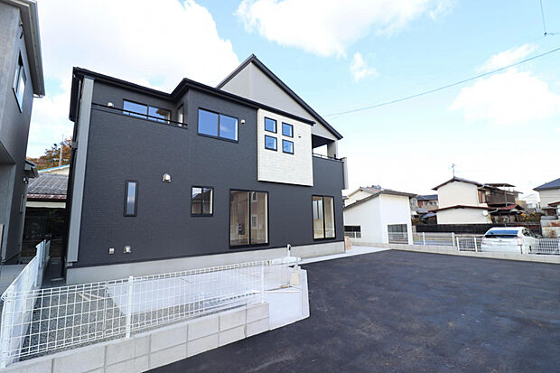 【(2)号棟】5LDK＋カースペース2台