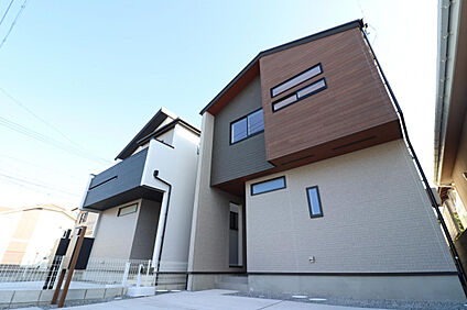 【外観写真/左2号棟:右1号棟】