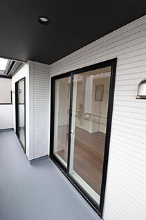 【上棟写真/左2号棟:右1号棟】