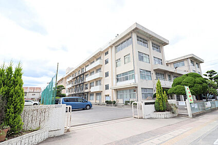 西大寺中学校 750m